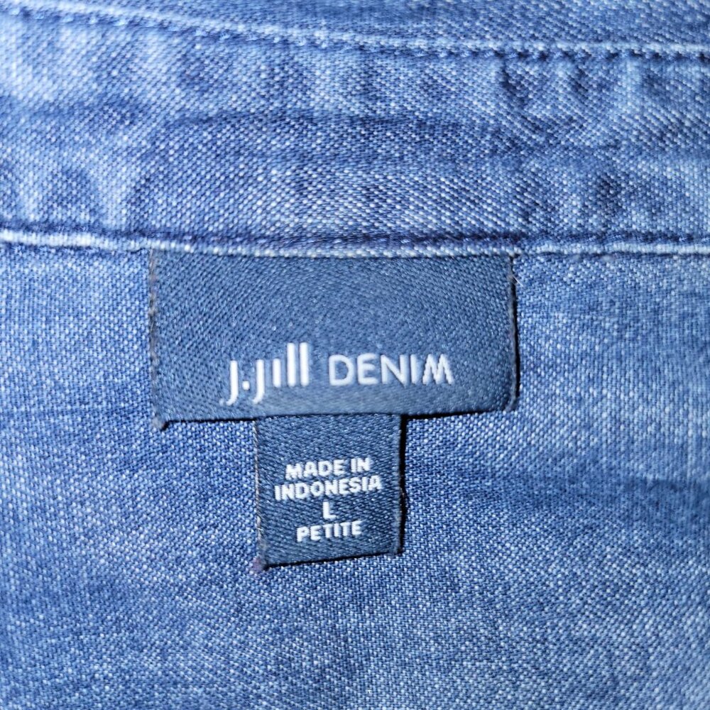 Chambray shirt - goes with EVERYTHING - Picture 4 of 7